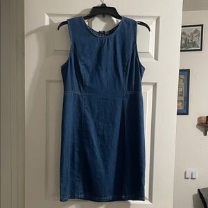 Classic Sleeveless Denim Shift Dress - Blue